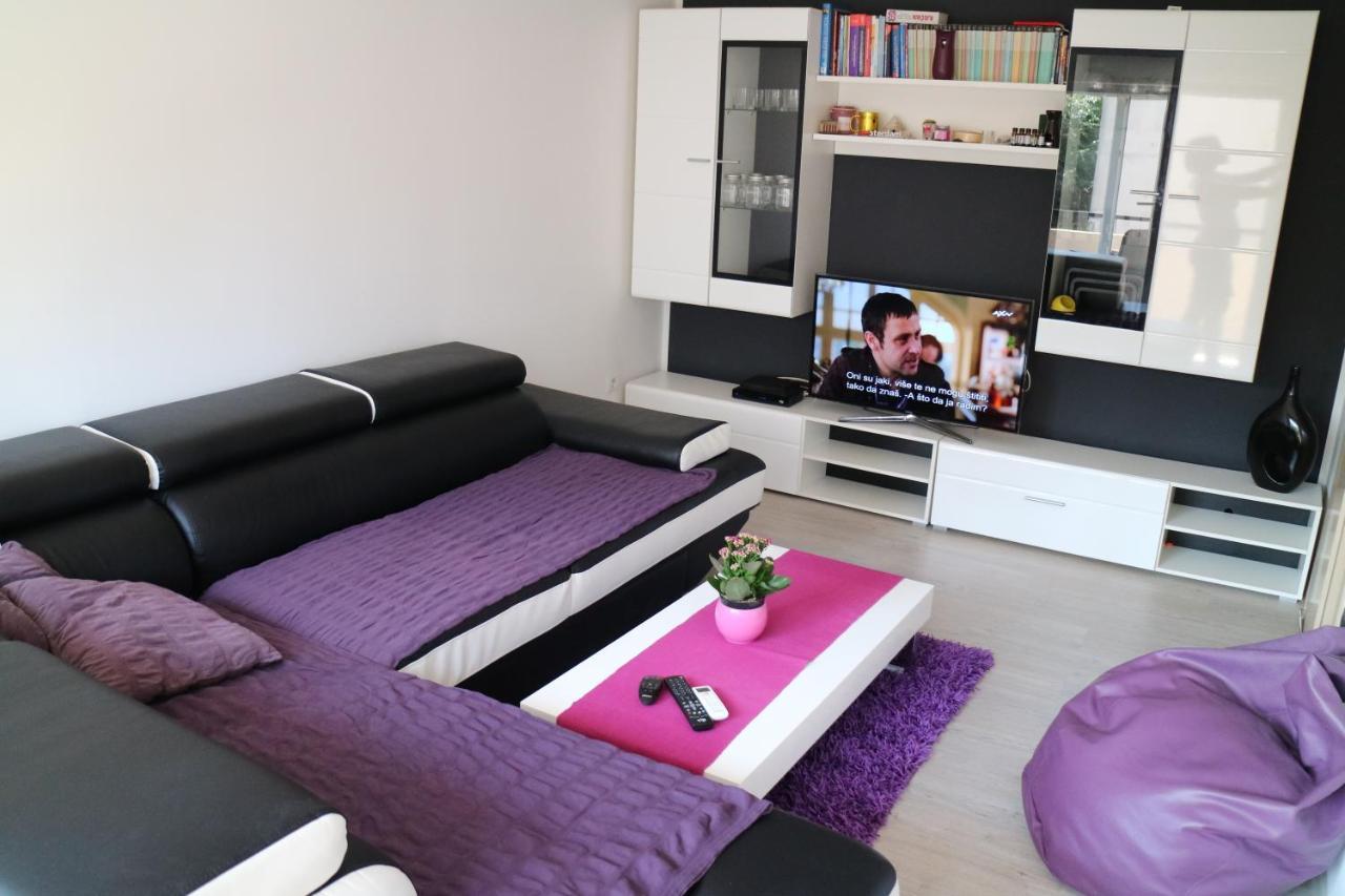 Apartman Mark Apartment พูลา ภายนอก รูปภาพ