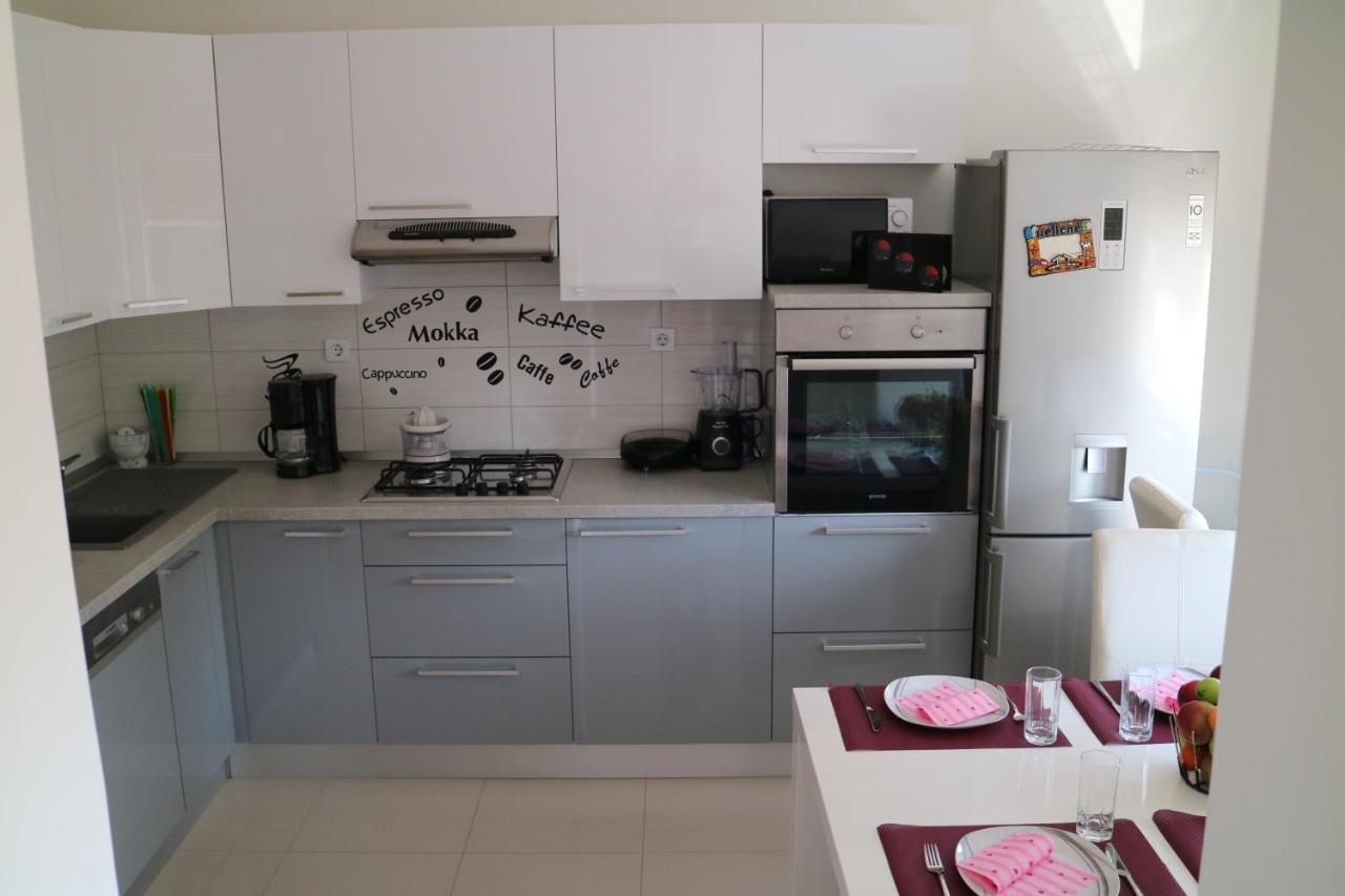 Apartman Mark Apartment พูลา ภายนอก รูปภาพ