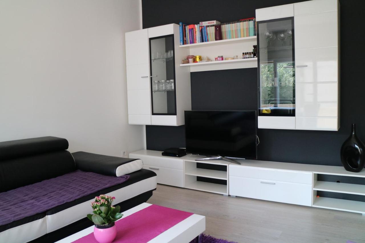 Apartman Mark Apartment พูลา ภายนอก รูปภาพ