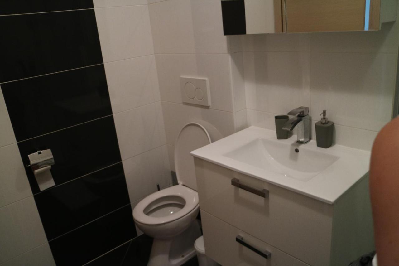 Apartman Mark Apartment พูลา ภายนอก รูปภาพ