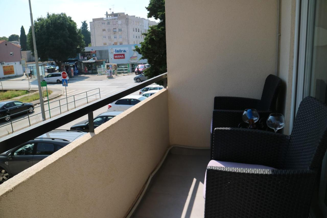 Apartman Mark Apartment พูลา ภายนอก รูปภาพ